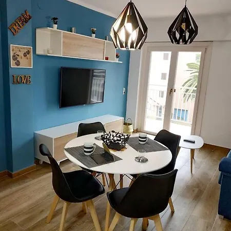 Modern In With Shared Pool 45 M² Apartment *