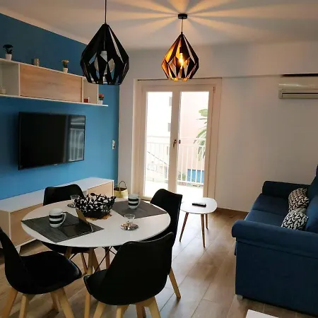 Modern In With Shared Pool 45 M² Salou